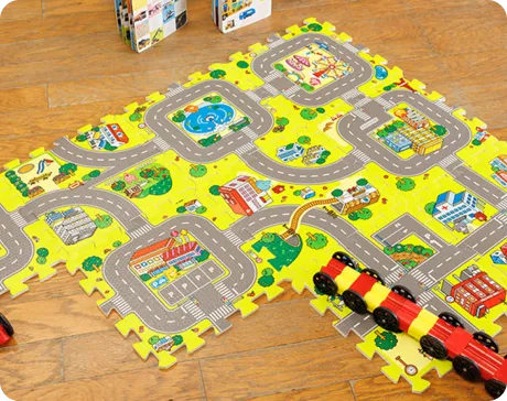 園児がお遊戯している画像